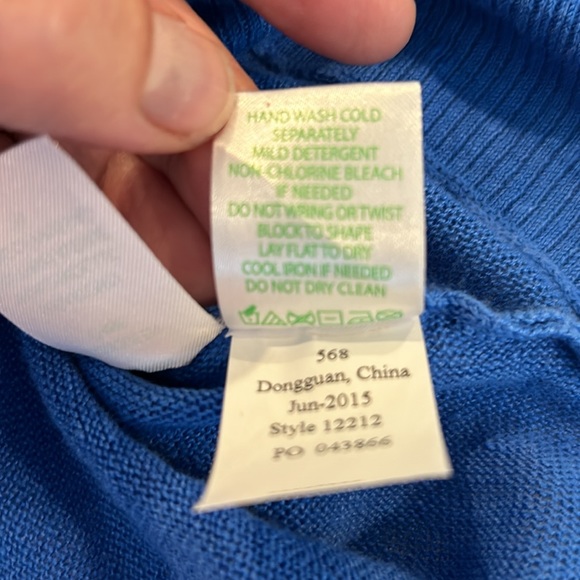 Lilly Pulitzer v Neck light weight tunic sweater M/L - Picture 4 of 6